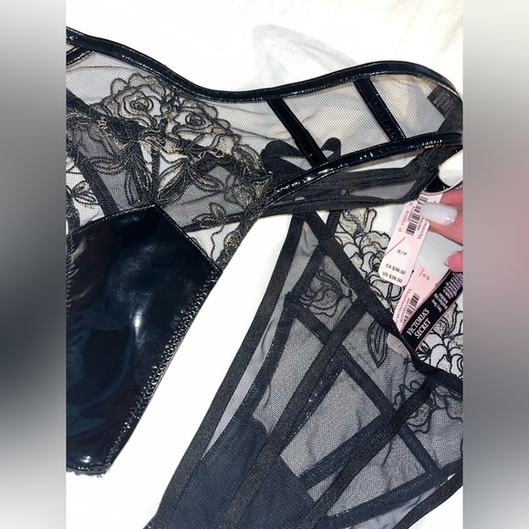 Lot de 2 culottes Victoria’s Secret neuves avec étiquettes. - Picture 4 of 5